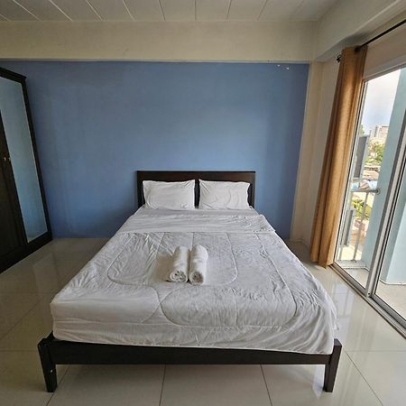Si Fah At Bangsaen Hotel Ban Rong Khoei Esterno foto