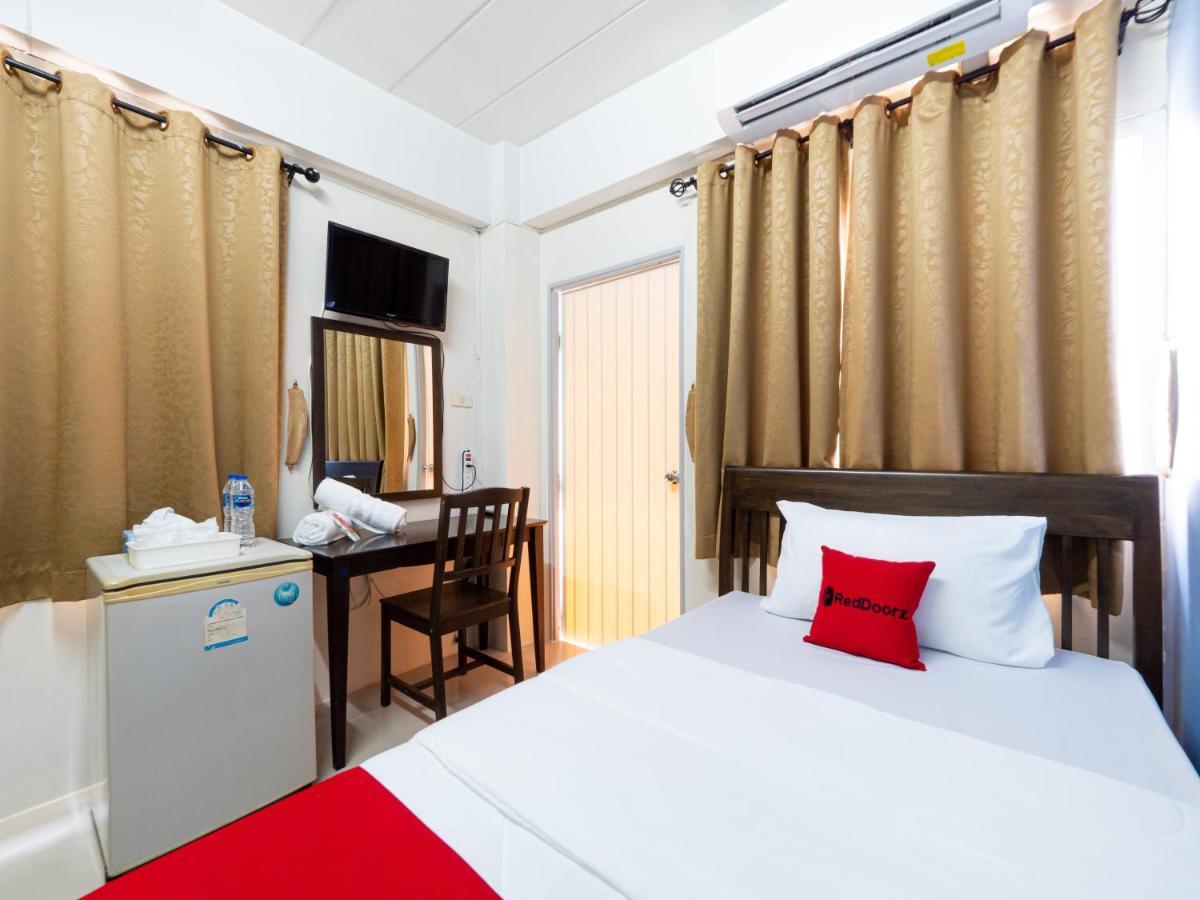 Si Fah At Bangsaen Hotel Ban Rong Khoei Esterno foto