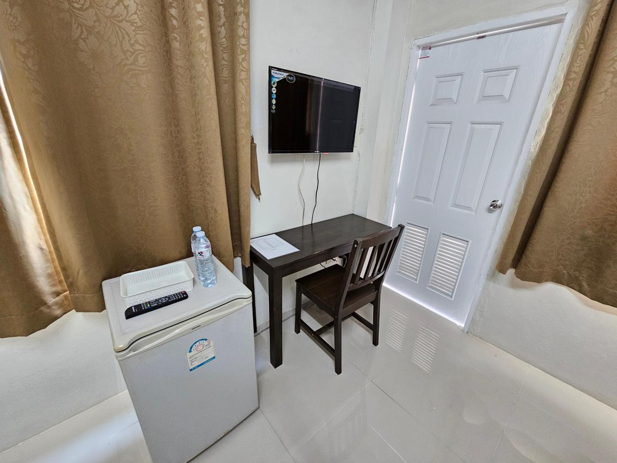 Si Fah At Bangsaen Hotel Ban Rong Khoei Esterno foto