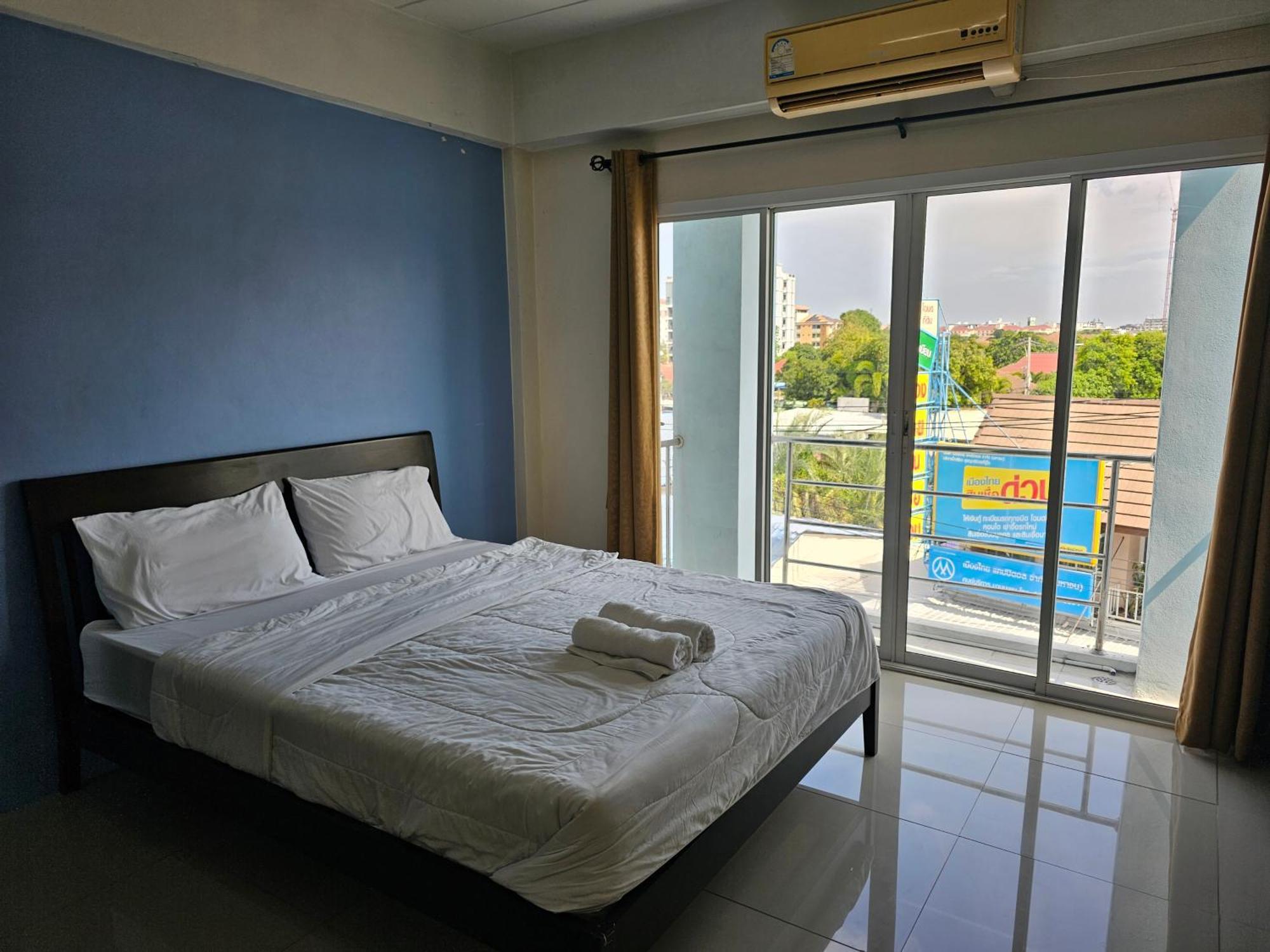 Si Fah At Bangsaen Hotel Ban Rong Khoei Esterno foto