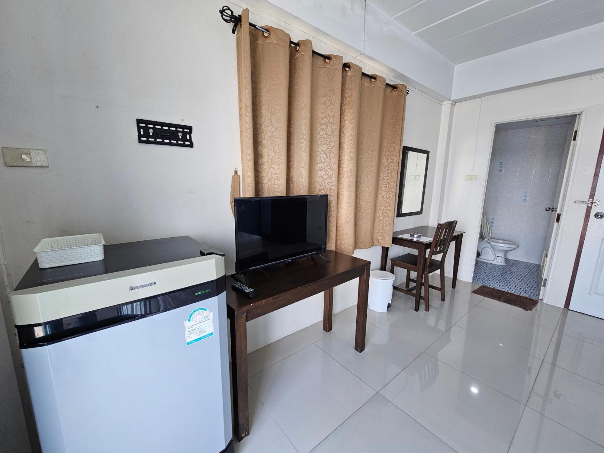 Si Fah At Bangsaen Hotel Ban Rong Khoei Esterno foto