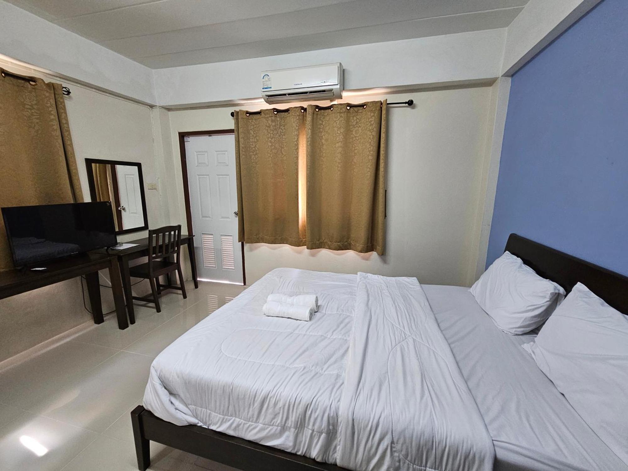 Si Fah At Bangsaen Hotel Ban Rong Khoei Esterno foto