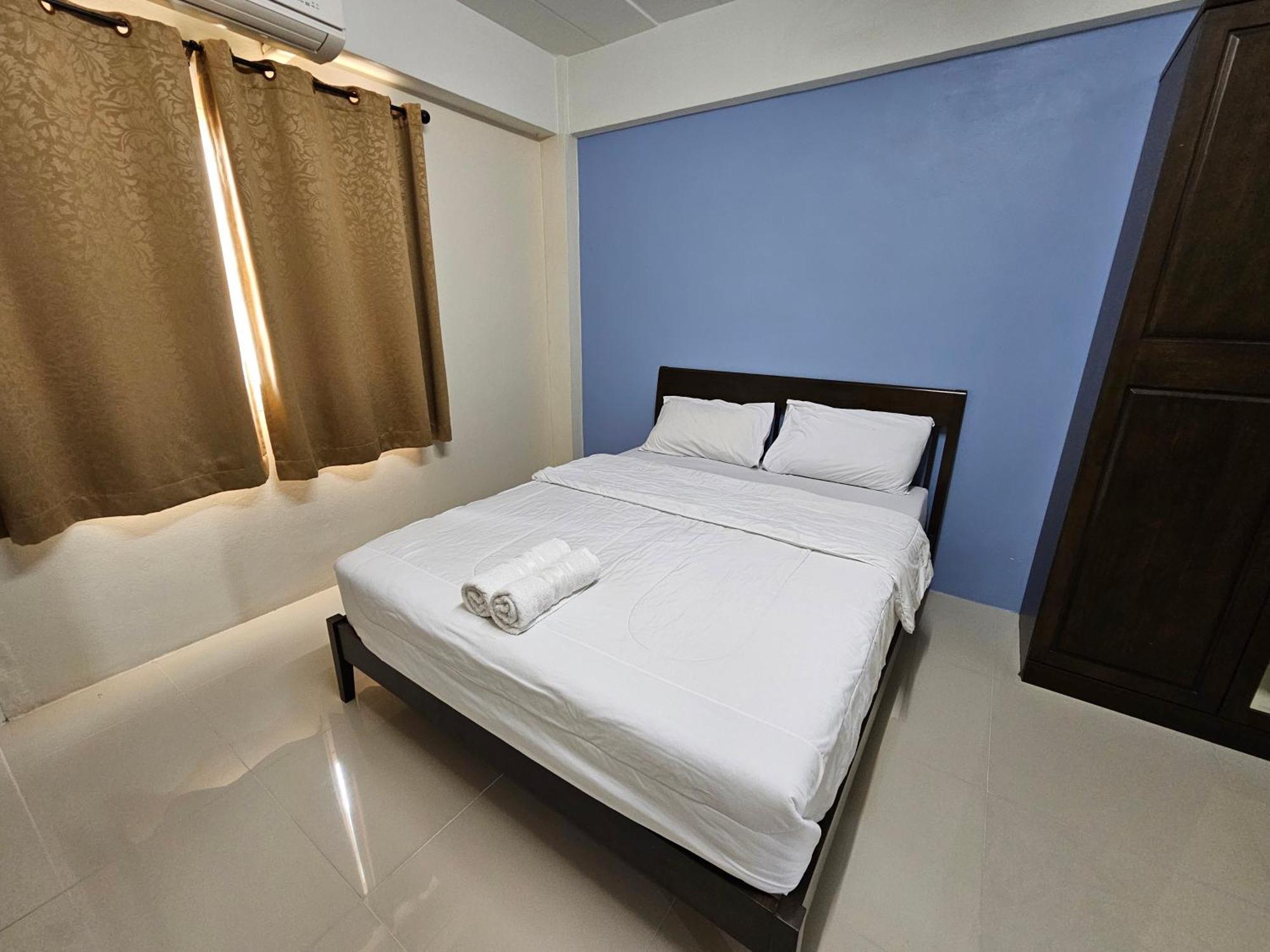 Si Fah At Bangsaen Hotel Ban Rong Khoei Esterno foto